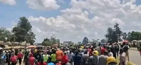 KITALE ERUPTED FREE NATEMBEYA! RESIDENTS TAKE TO THE STREETS IN FIERY PROTEST AGAINST GOVERNOR NATEMBEYA’S ARREST! Kitale erupted free Natembeya